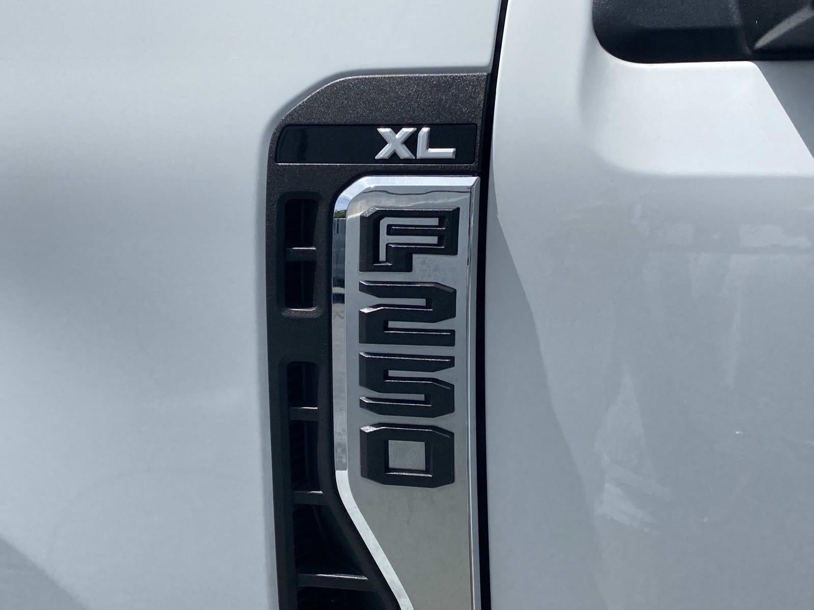 2023 Ford Super Duty F-250 SRW XL 4WD Crew Cab 6.75' Box