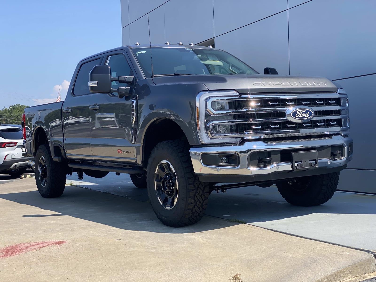 2027 Ford Super Duty F-250 SRW Lariat