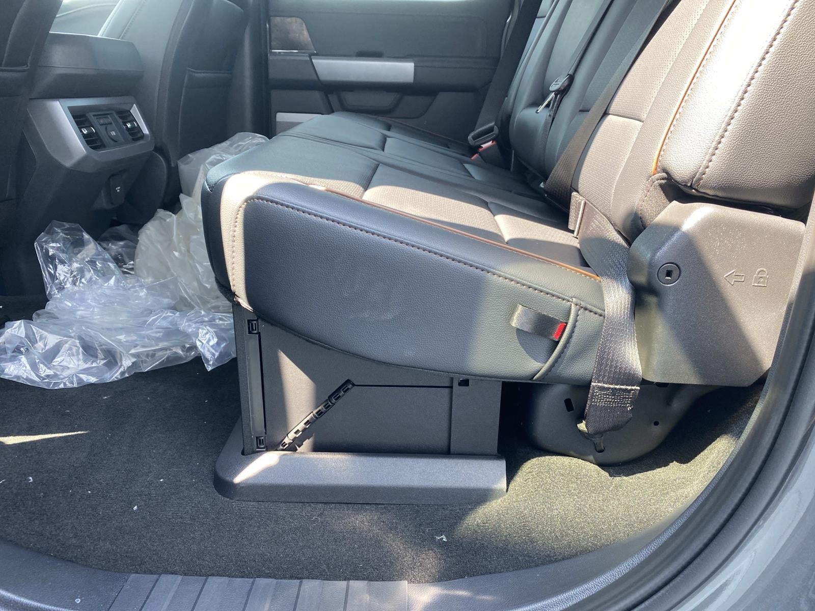 2027 Ford Super Duty F-250 SRW Lariat