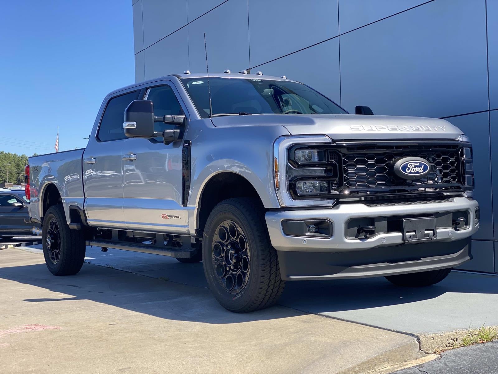 2027 Ford Super Duty F-250 SRW LARIAT 4WD Crew Cab 6.75' Box