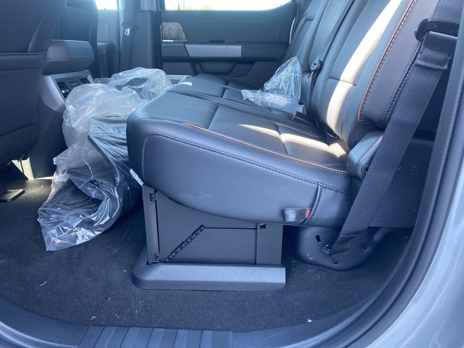 2027 Ford Super Duty F-250 SRW LARIAT 4WD Crew Cab 6.75' Box