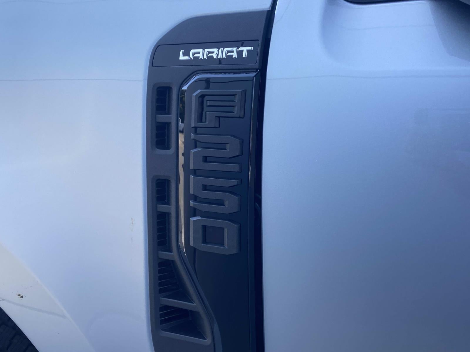 2027 Ford Super Duty F-250 SRW LARIAT 4WD Crew Cab 6.75' Box