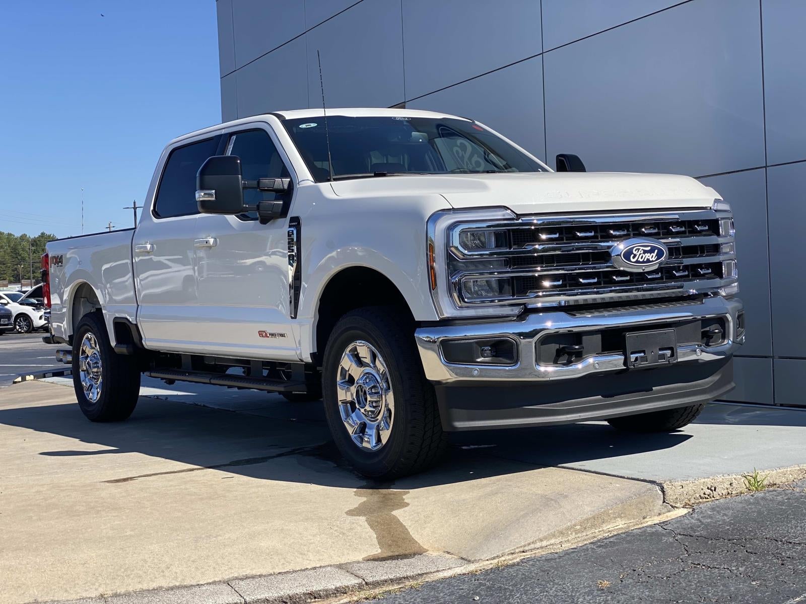 2027 Ford Super Duty F-250 SRW F-250® Lariat®