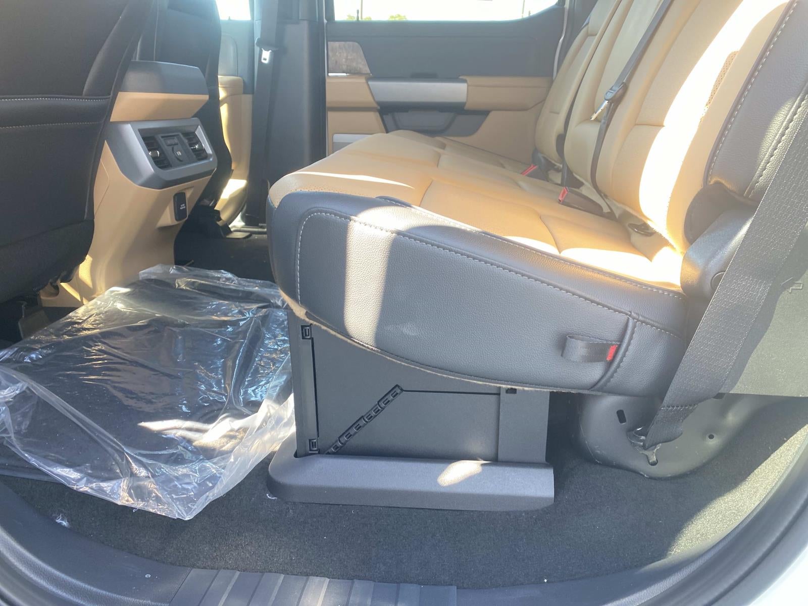 2027 Ford Super Duty F-250 SRW F-250® Lariat®