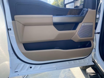 2027 Ford Super Duty F-250 SRW F-250® Lariat®