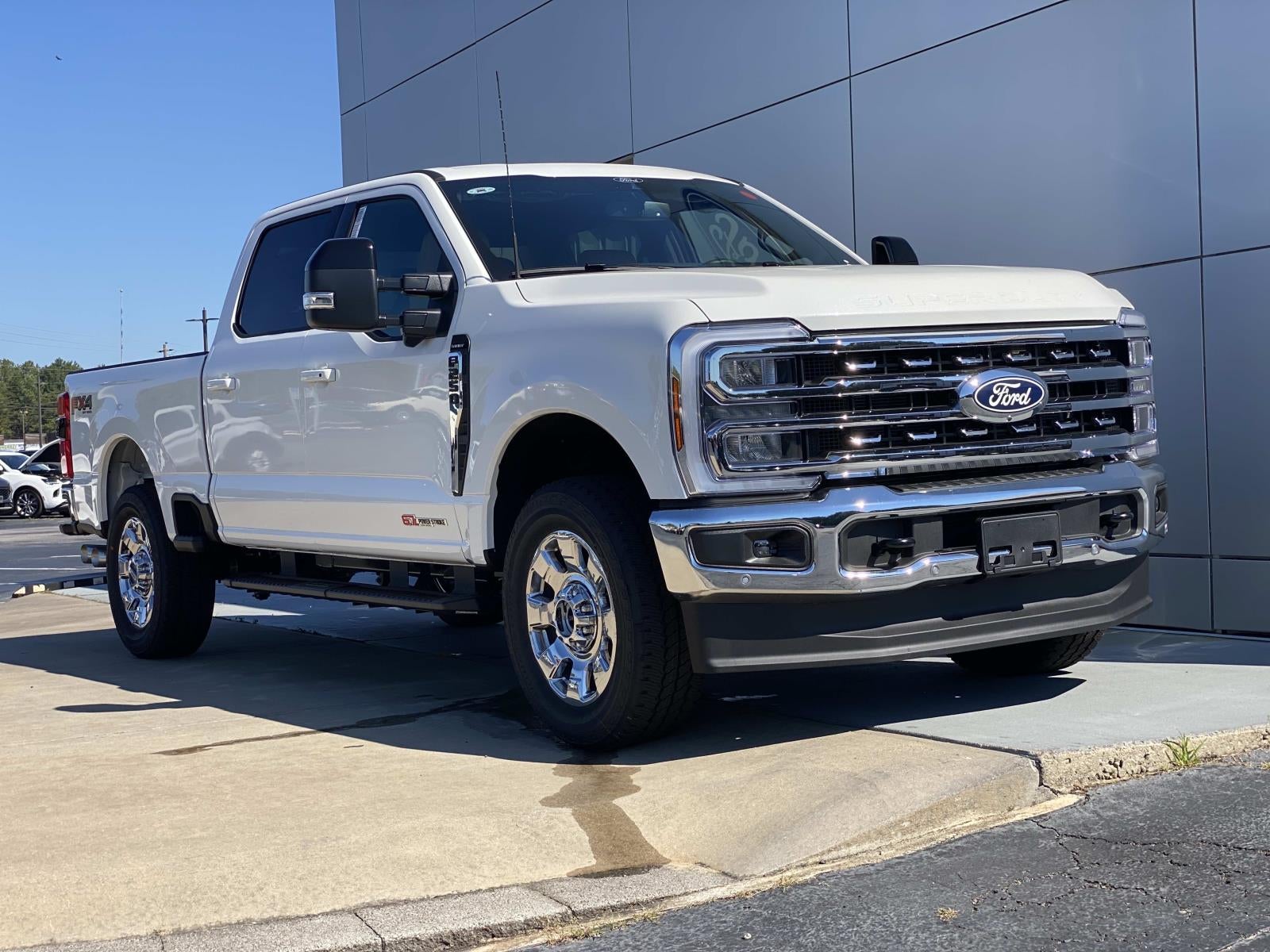 2027 Ford Super Duty F-250 SRW F-250® Lariat®