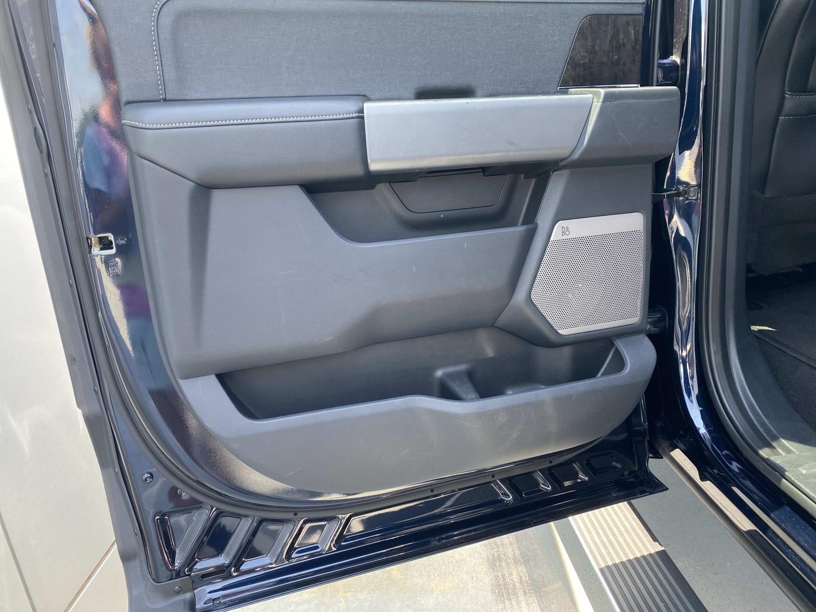 2023 Ford Super Duty F-250 SRW LARIAT 4WD Crew Cab 6.75' Box