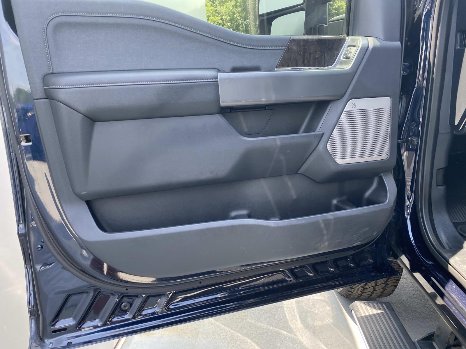 2023 Ford Super Duty F-250 SRW LARIAT 4WD Crew Cab 6.75' Box
