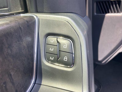 2023 Ford Super Duty F-250 SRW LARIAT 4WD Crew Cab 6.75' Box