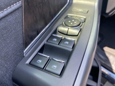 2023 Ford Super Duty F-250 SRW LARIAT 4WD Crew Cab 6.75' Box