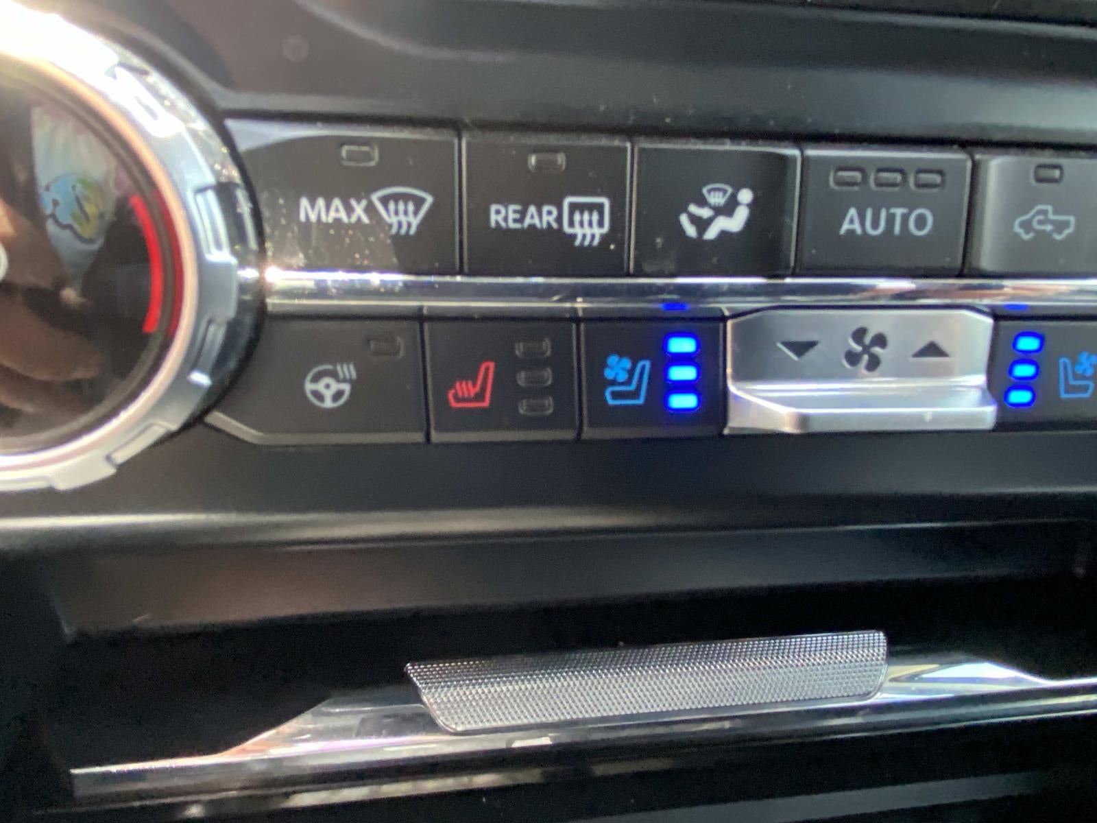 2023 Ford Super Duty F-250 SRW LARIAT 4WD Crew Cab 6.75' Box