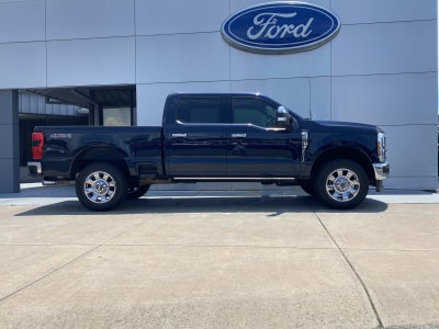2023 Ford Super Duty F-250 SRW LARIAT 4WD Crew Cab 6.75' Box