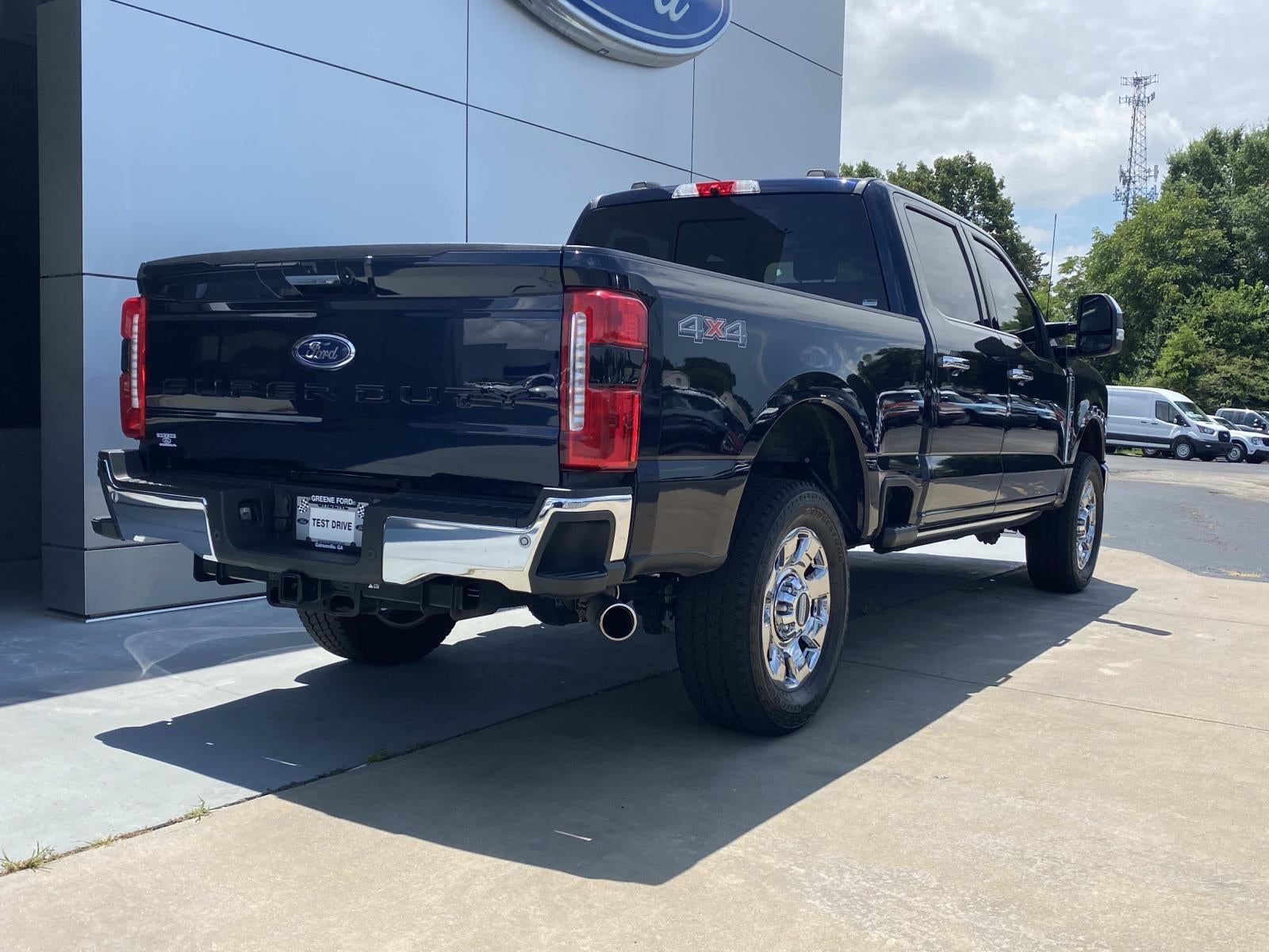 2023 Ford Super Duty F-250 SRW LARIAT 4WD Crew Cab 6.75' Box