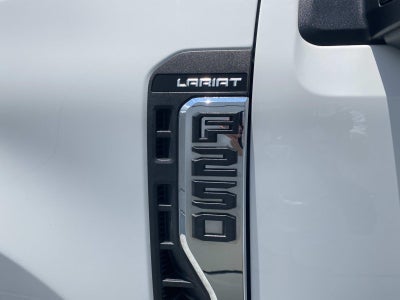 2023 Ford Super Duty F-250 SRW LARIAT 4WD Crew Cab 6.75' Box