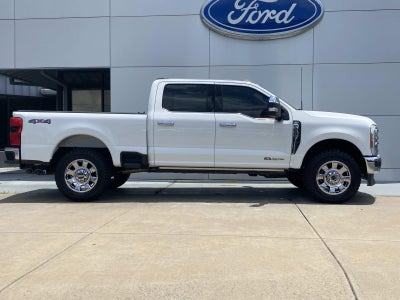 2023 Ford Super Duty F-250 SRW LARIAT 4WD Crew Cab 6.75' Box