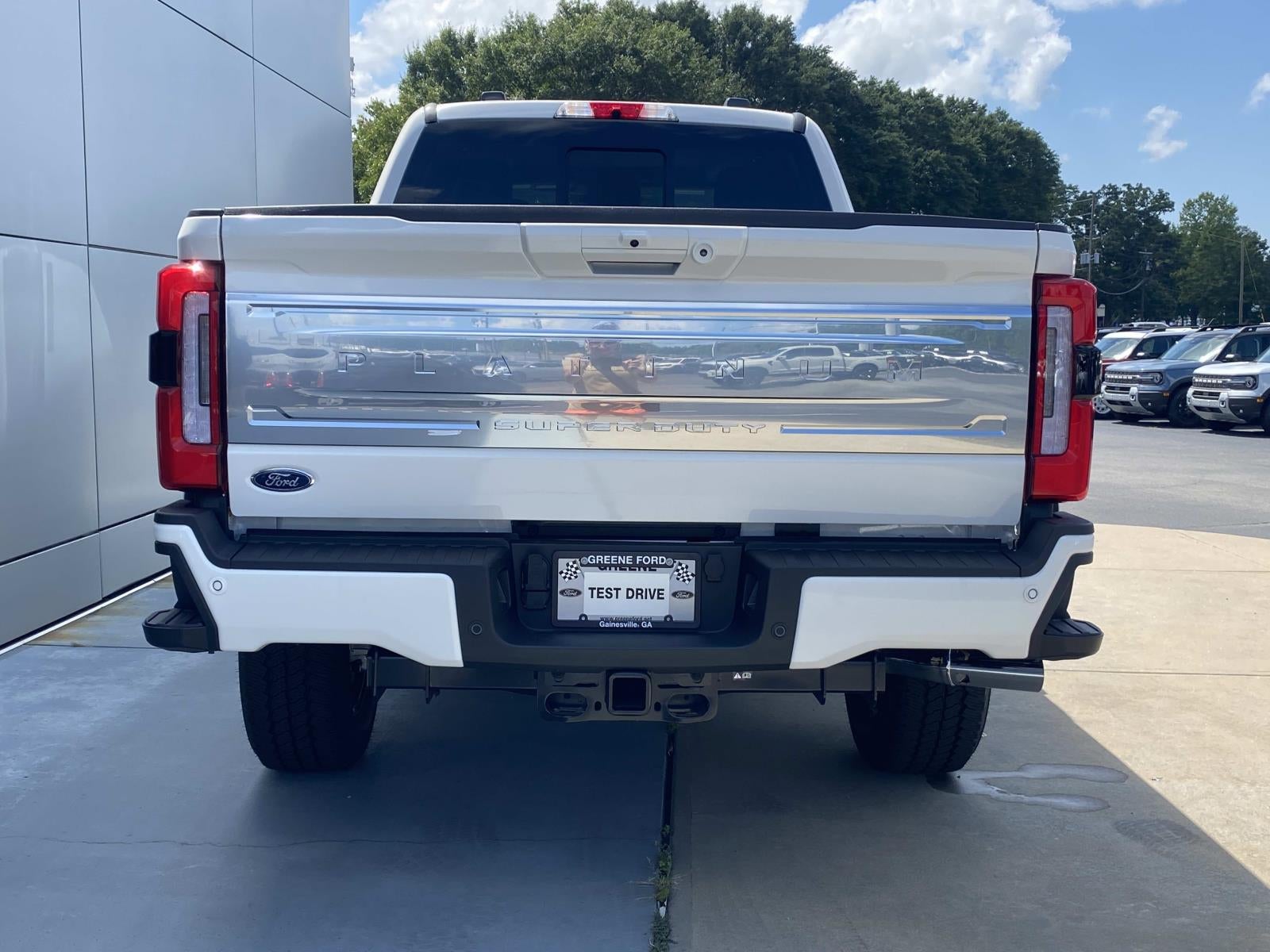 2026 Ford Super Duty F-350 SRW Platinum photo 5