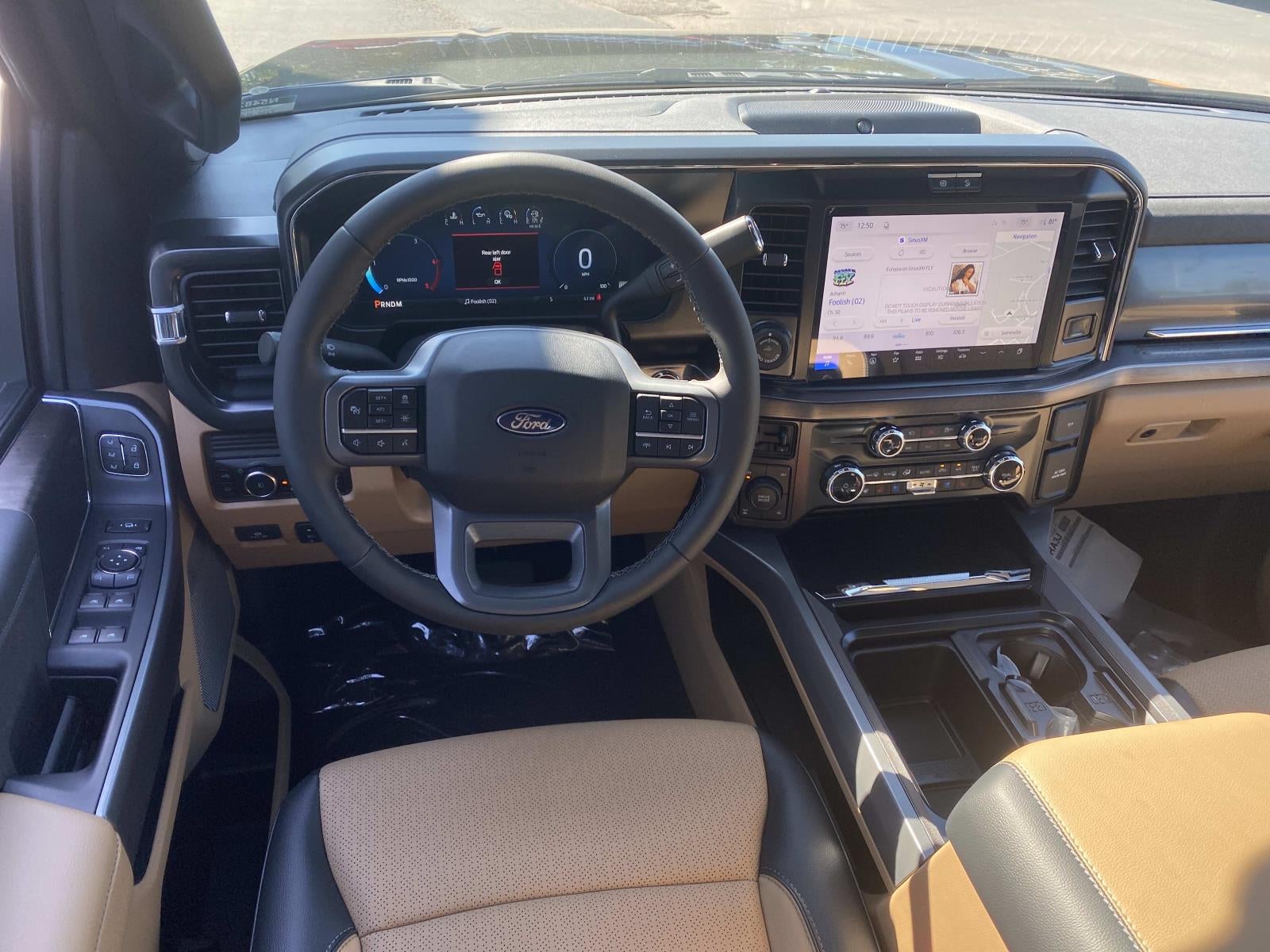 2027 Ford Super Duty F-350 SRW F-350® Lariat®