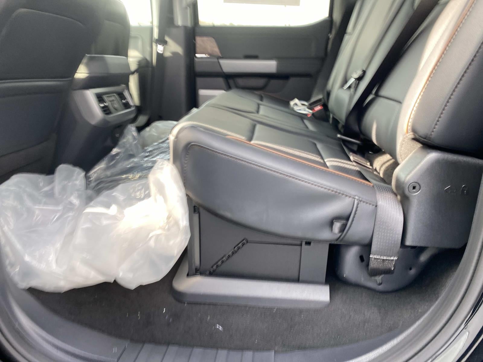 2026 Ford Super Duty F-350 SRW Lariat