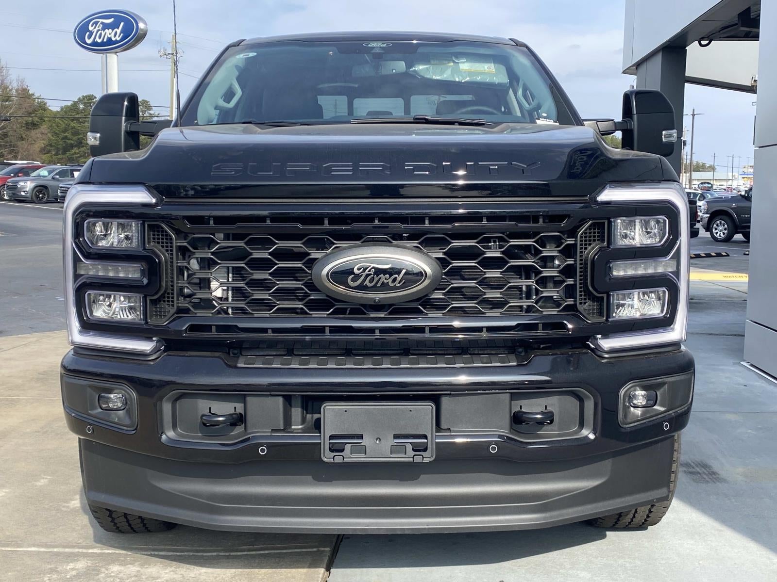 2026 Ford Super Duty F-350 SRW Lariat