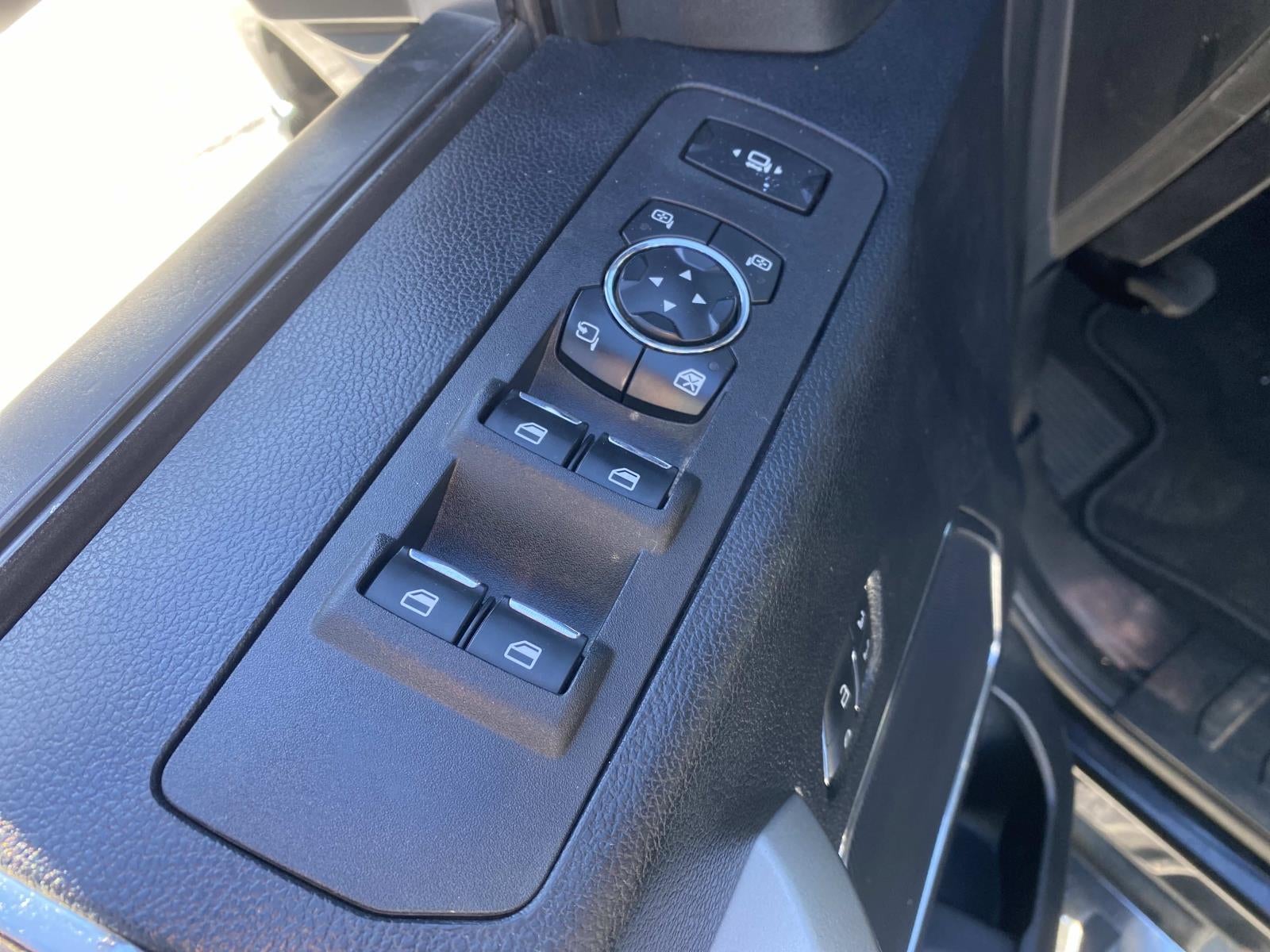 2020 Ford Super Duty F-350 SRW LARIAT 4WD Crew Cab 6.75' Box