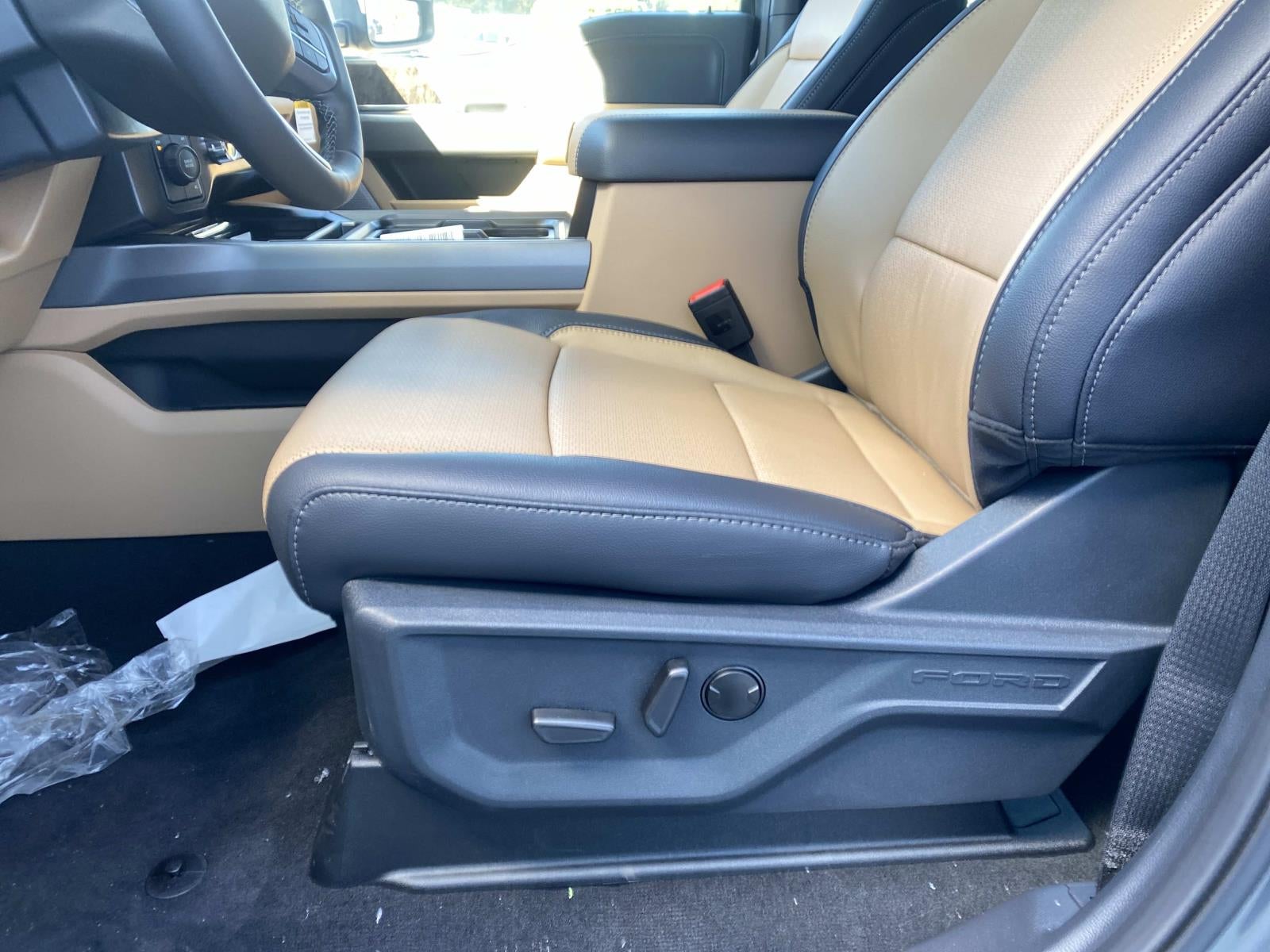 2026 Ford Super Duty F-350 DRW Lariat