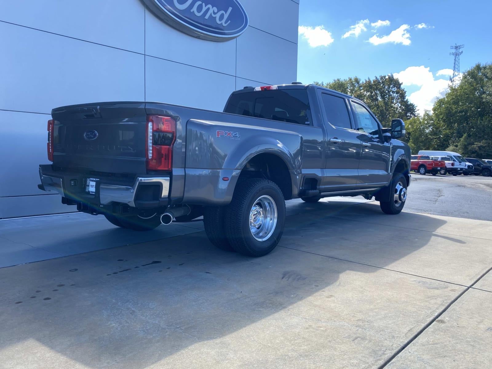 2026 Ford Super Duty F-350 DRW Lariat