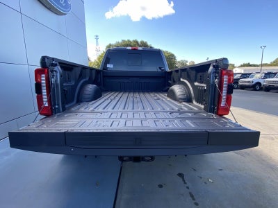 2026 Ford Super Duty F-350 DRW Lariat