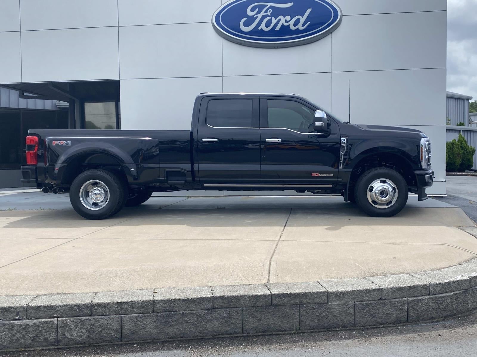 2026 Ford Super Duty F-350 DRW Platinum