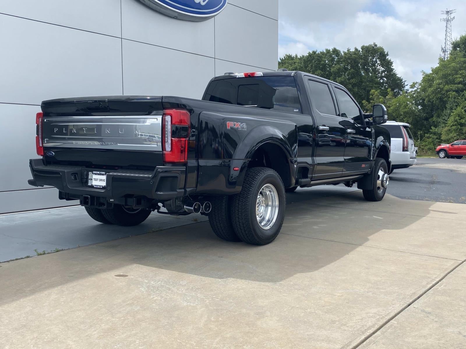 2026 Ford Super Duty F-350 DRW Platinum
