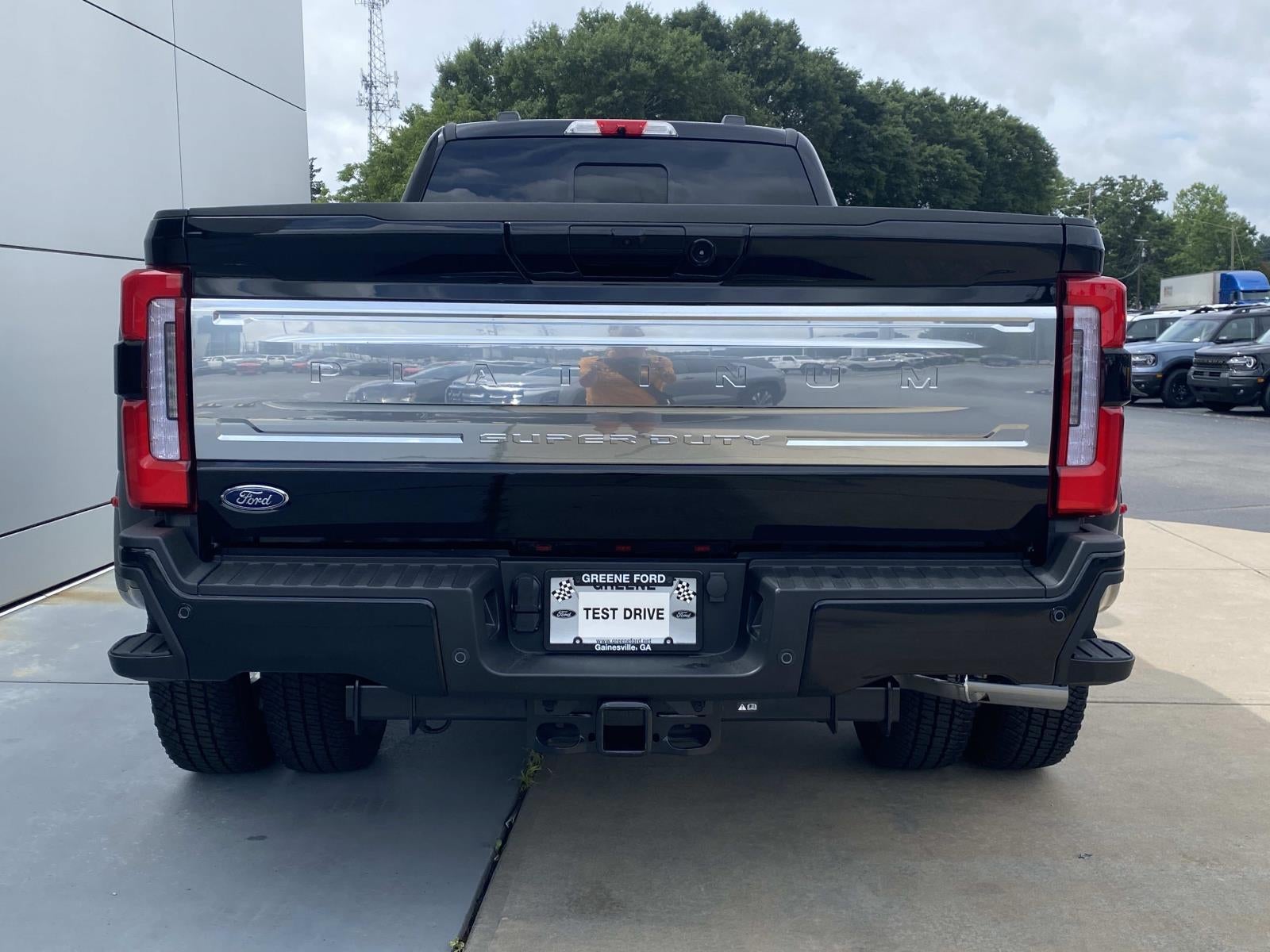 2026 Ford Super Duty F-350 DRW Platinum