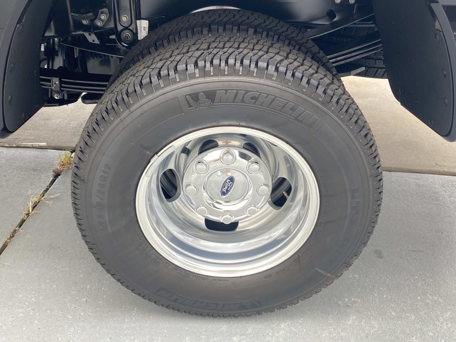 2026 Ford Super Duty F-350 DRW Platinum