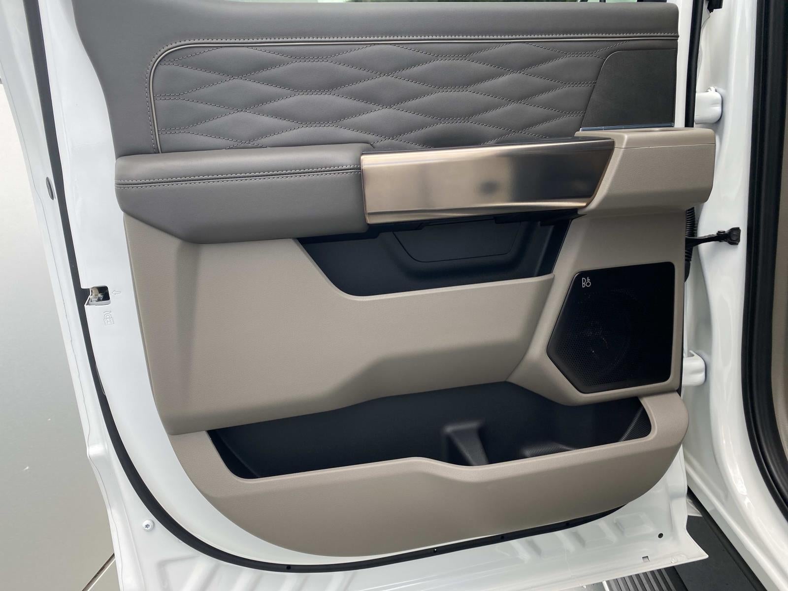 2026 Ford Super Duty F-350 DRW Platinum