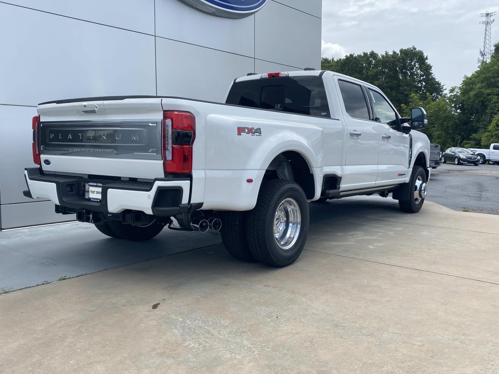 2026 Ford Super Duty F-350 DRW Platinum