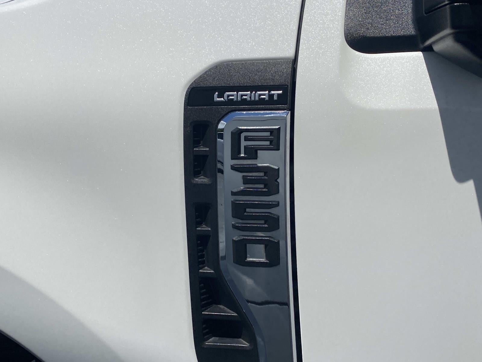 2025 Ford Super Duty F-350 DRW LARIAT 4WD Crew Cab 8' Box