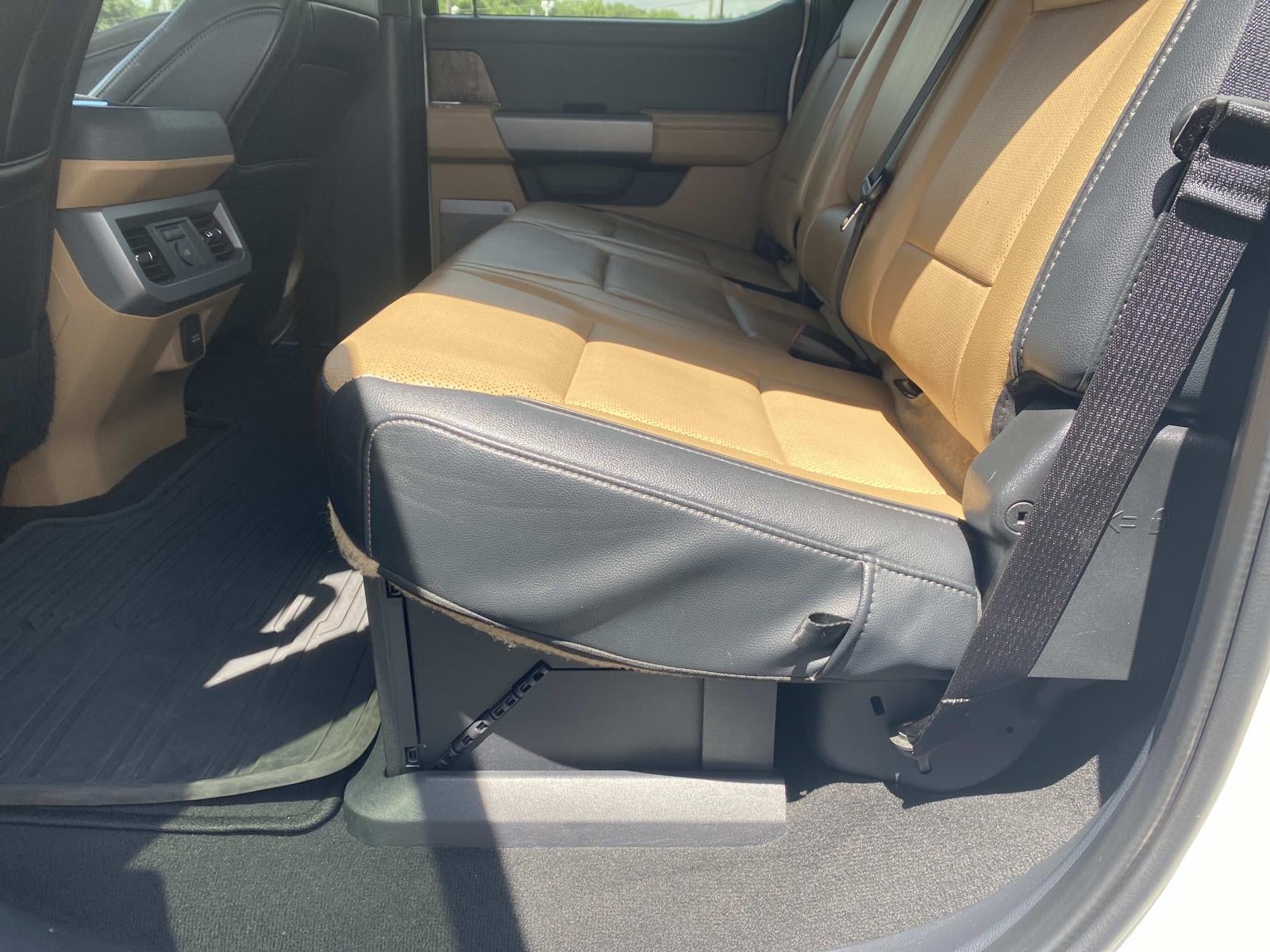 2025 Ford Super Duty F-350 DRW LARIAT 4WD Crew Cab 8' Box