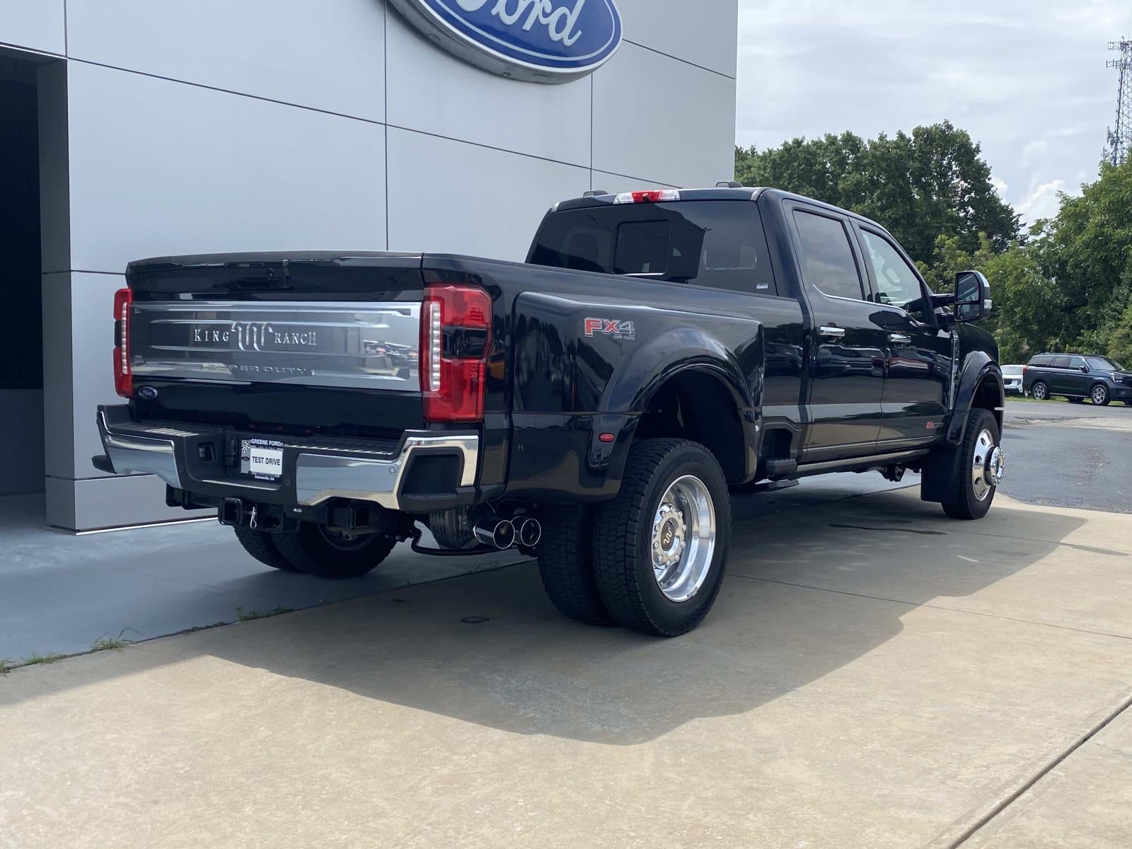 2026 Ford Super Duty F-450 DRW King Ranch 4WD Crew Cab 8' Box