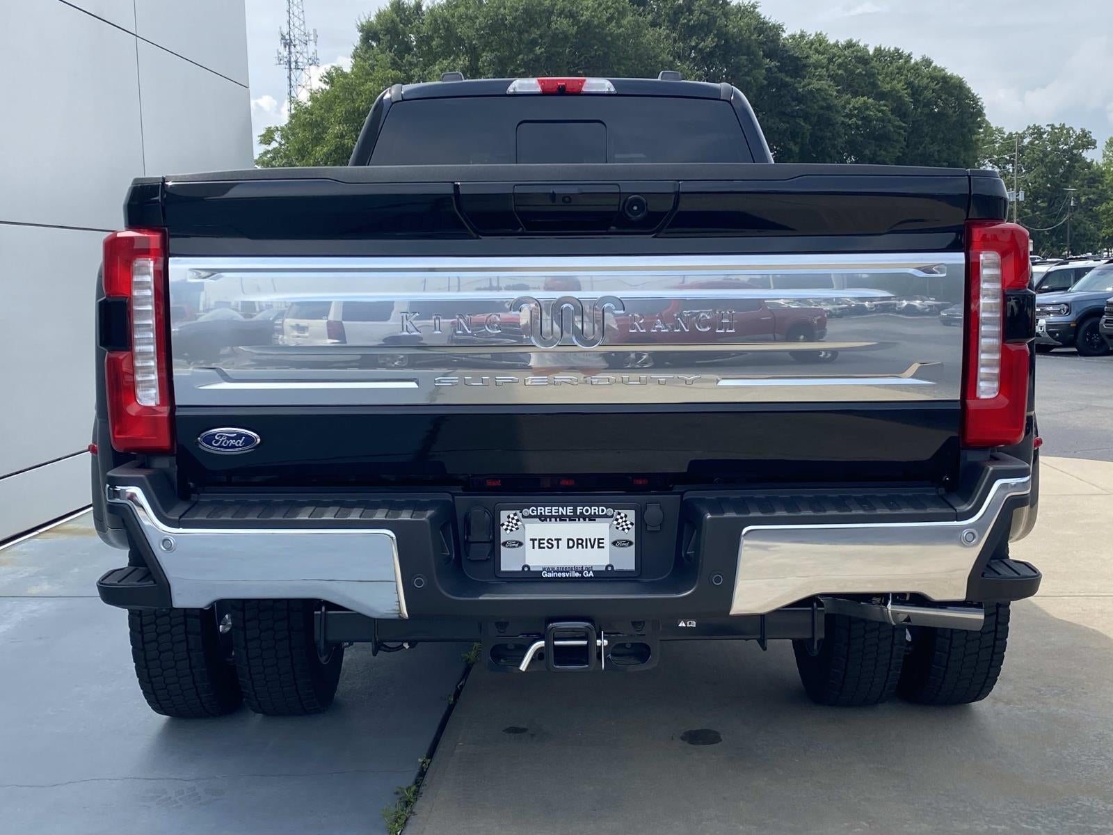 2026 Ford Super Duty F-450 DRW King Ranch 4WD Crew Cab 8' Box