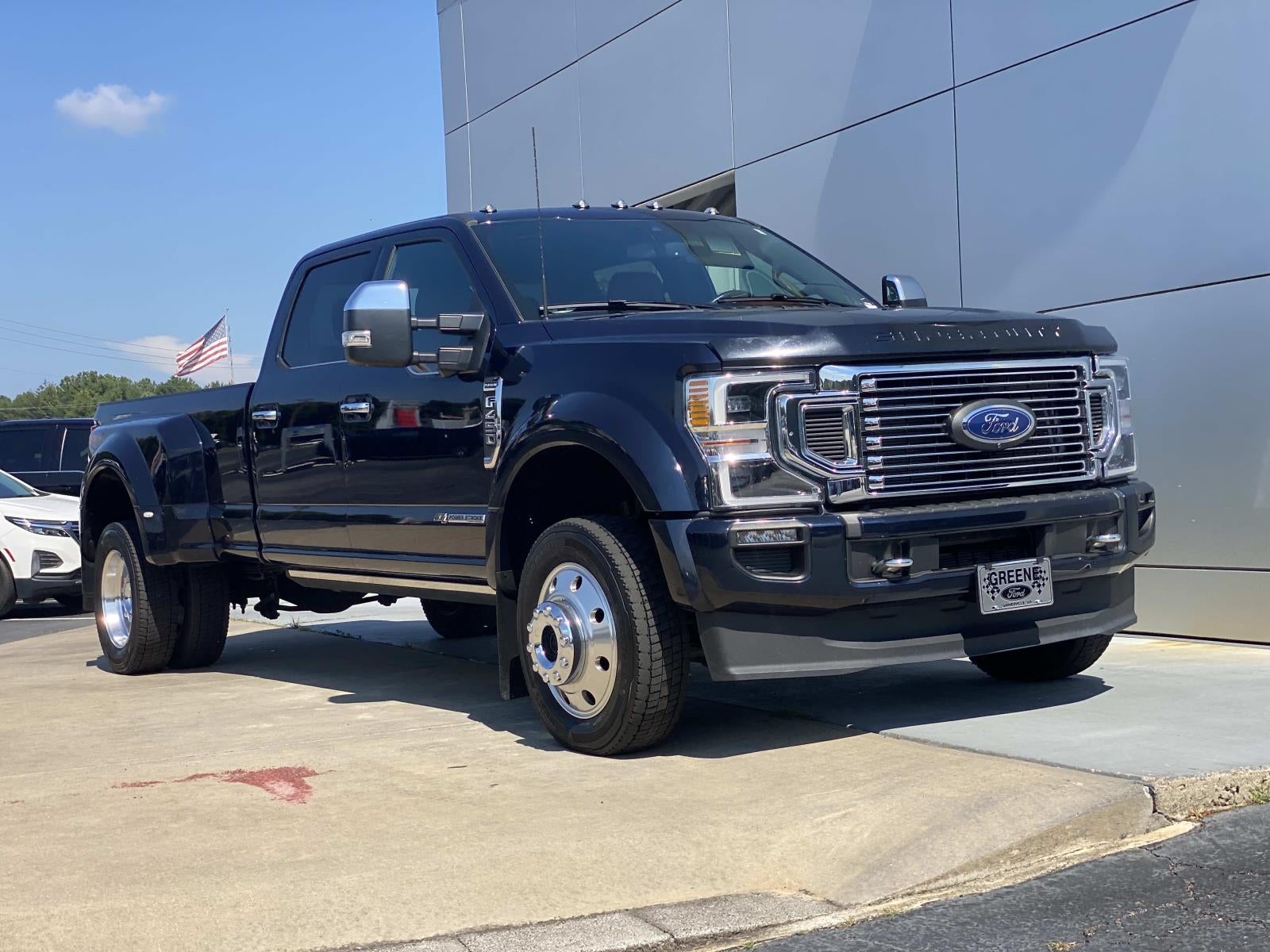 2022 Ford Super Duty F-450 DRW Platinum 4WD Crew Cab 8' Box