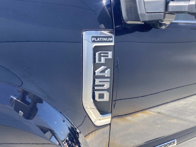 2022 Ford Super Duty F-450 DRW Platinum 4WD Crew Cab 8' Box