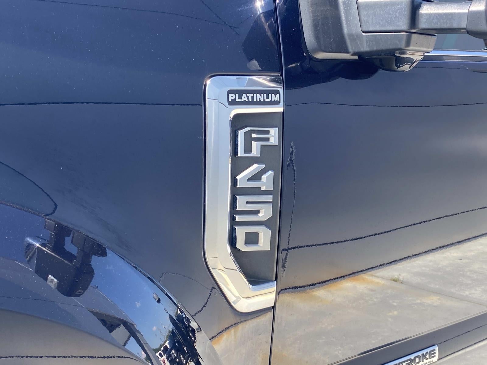 2022 Ford Super Duty F-450 DRW Platinum 4WD Crew Cab 8' Box