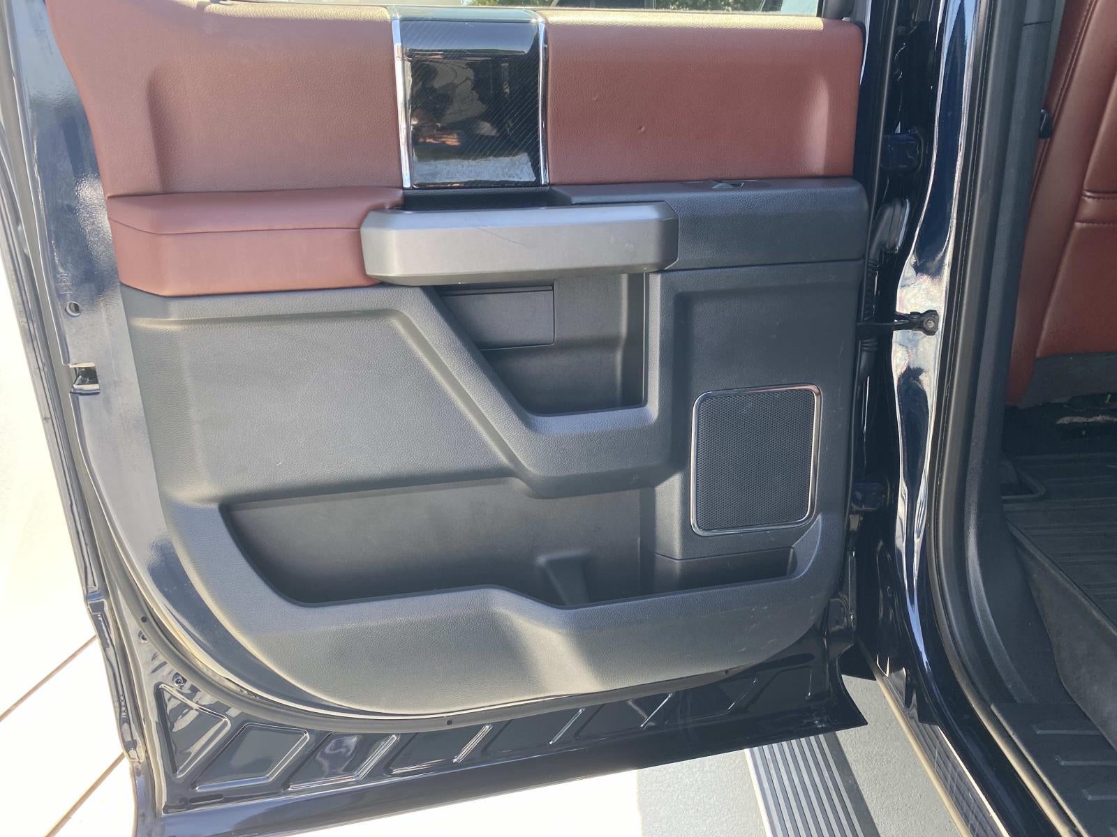 2022 Ford Super Duty F-450 DRW Platinum 4WD Crew Cab 8' Box