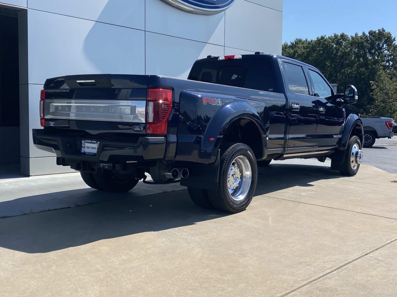 2022 Ford Super Duty F-450 DRW Platinum 4WD Crew Cab 8' Box