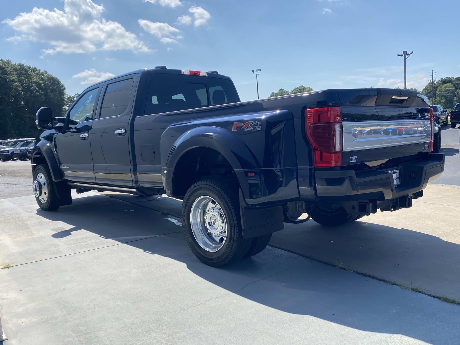 2022 Ford Super Duty F-450 DRW Platinum 4WD Crew Cab 8' Box