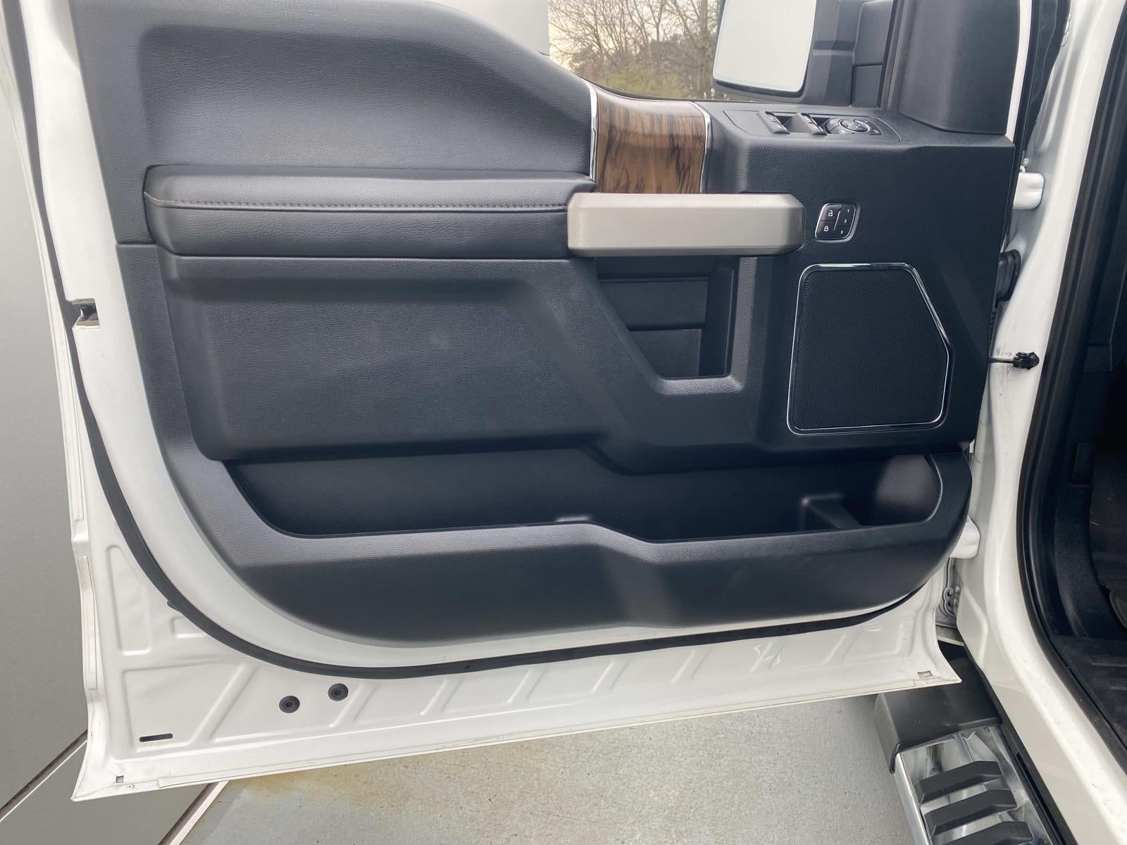 2020 Ford F-150 LARIAT 4WD SuperCrew 5.5' Box