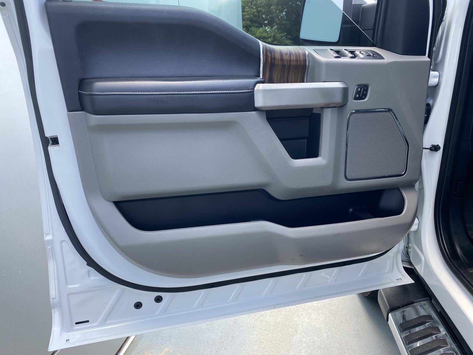 2020 Ford F-150 LARIAT 4WD SuperCrew 5.5' Box