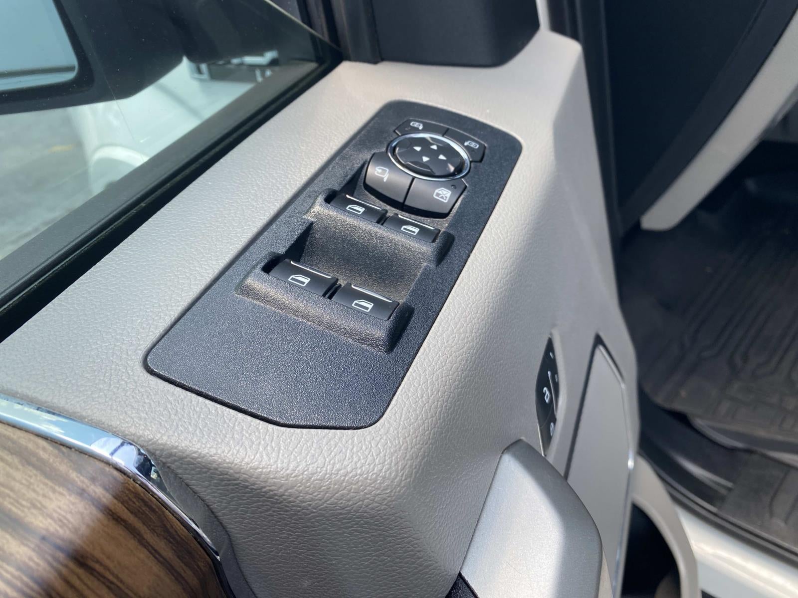 2020 Ford F-150 LARIAT 4WD SuperCrew 5.5' Box