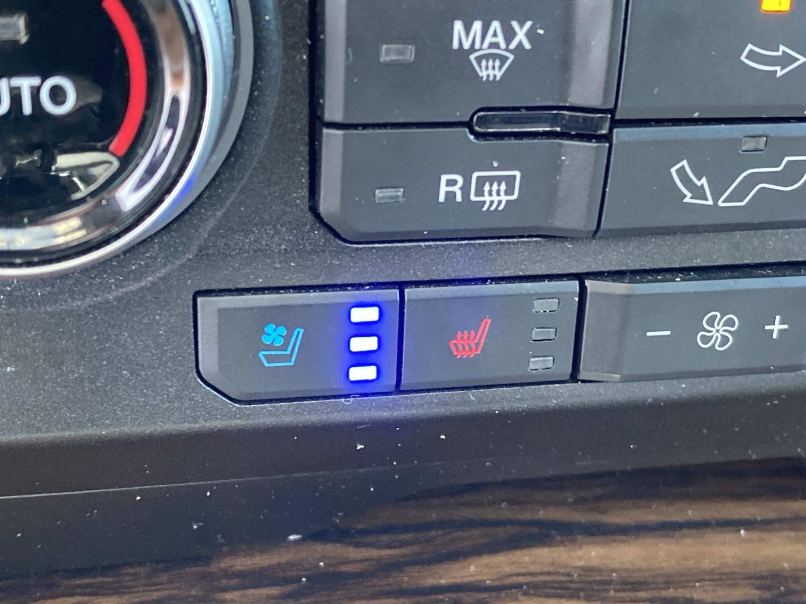 2020 Ford F-150 LARIAT 4WD SuperCrew 5.5' Box