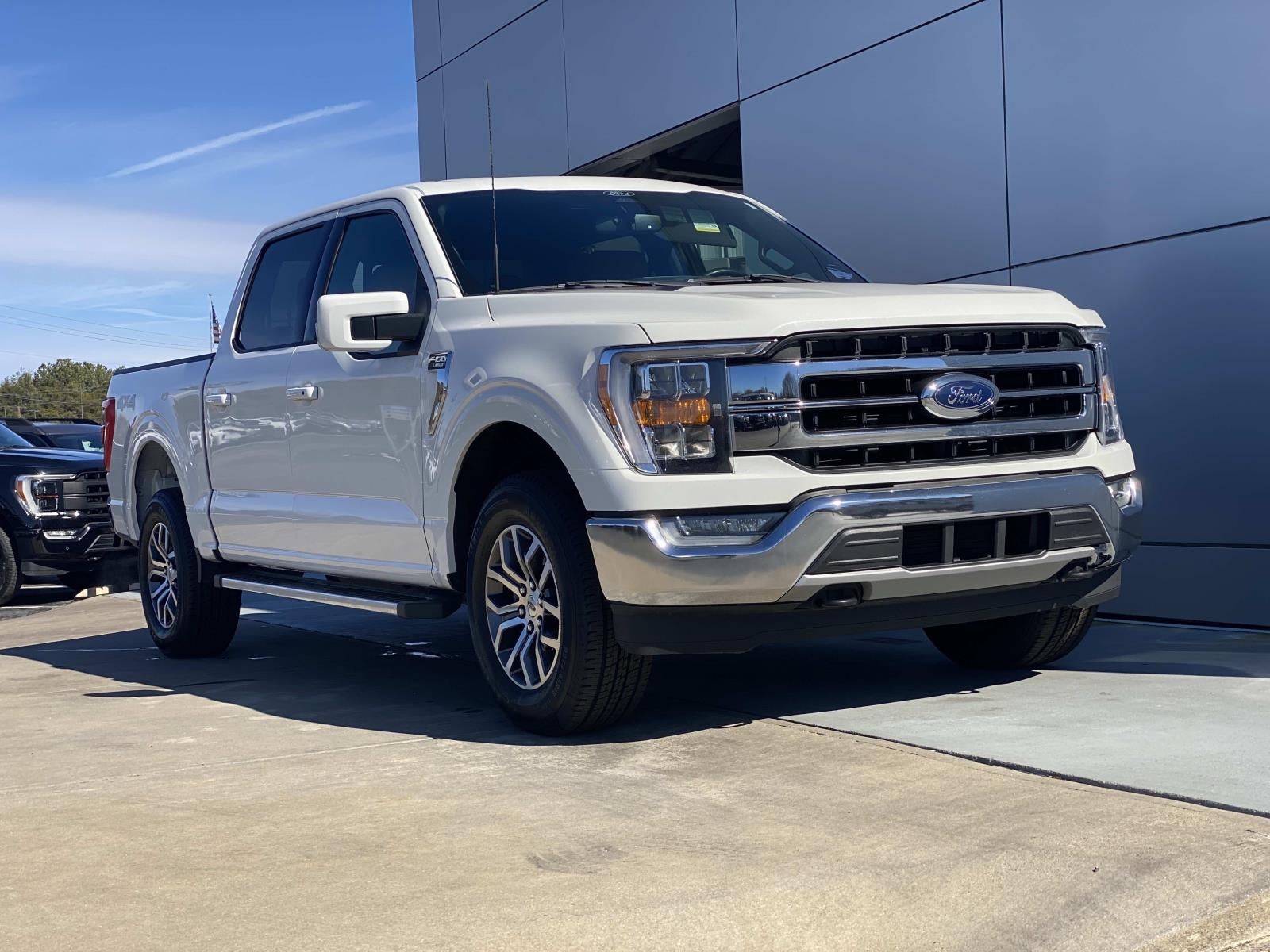 2022 Ford F-150 LARIAT 4WD SuperCrew 5.5' Box