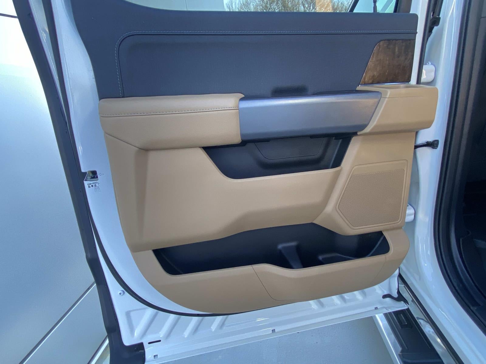 2022 Ford F-150 LARIAT 4WD SuperCrew 5.5' Box