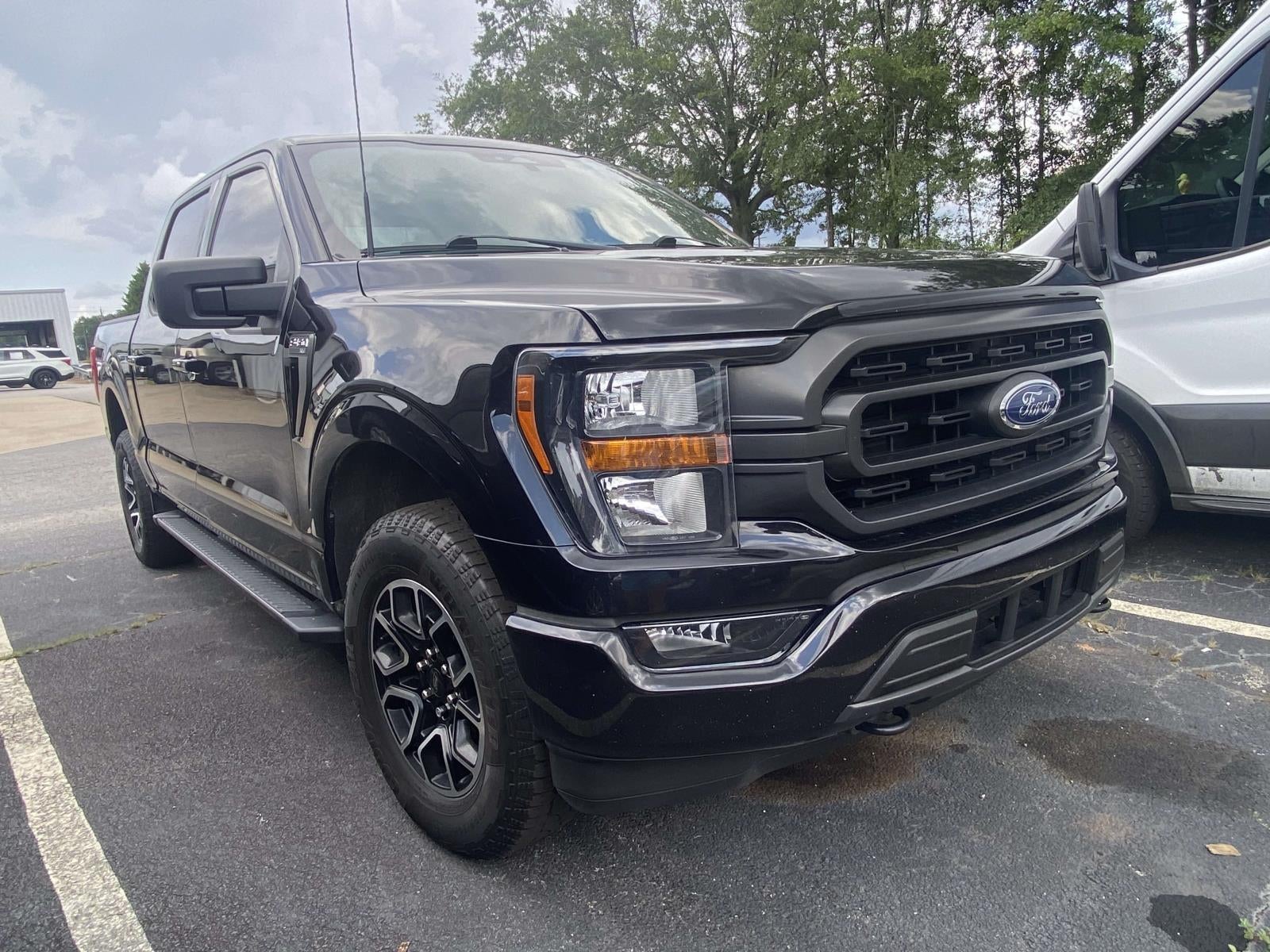 2023 Ford F-150 XLT photo 2